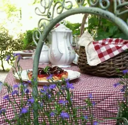 Nina-o Bed & Breakfast